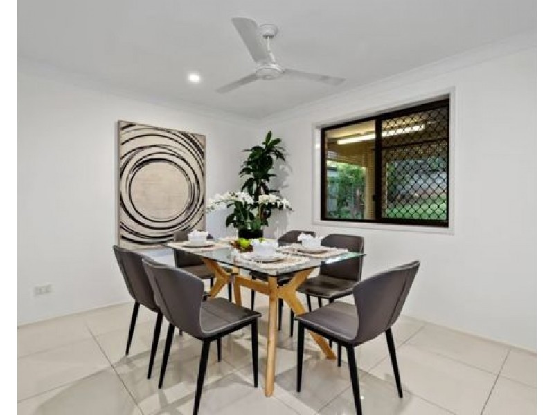 11 Gwandalan St, Eight Mile Plains QLD 4113