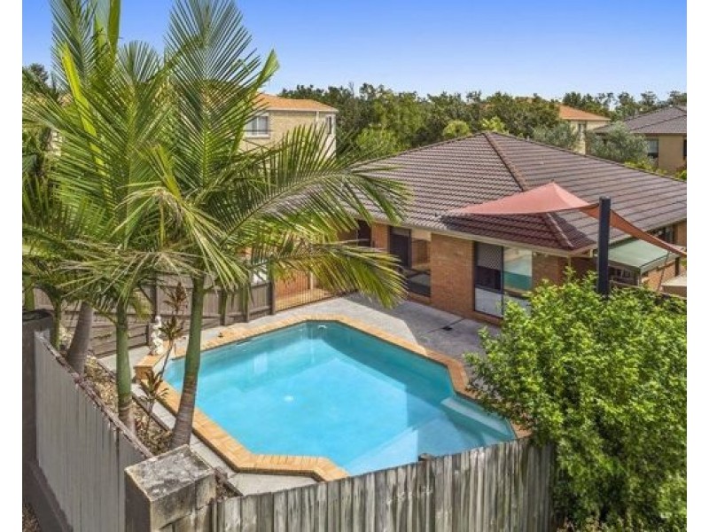 17 Gumleaf Drive, Molendinar QLD 4214