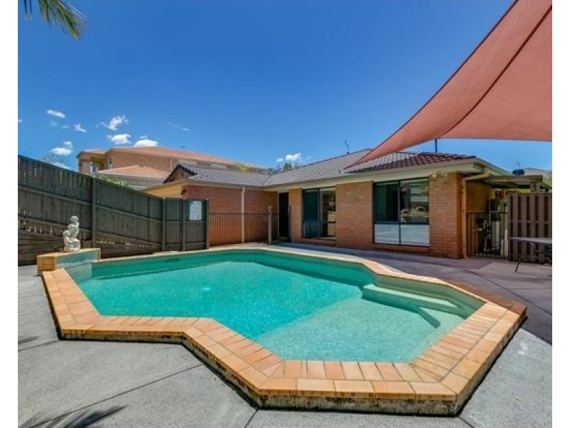17 Gumleaf Drive, Molendinar QLD 4214