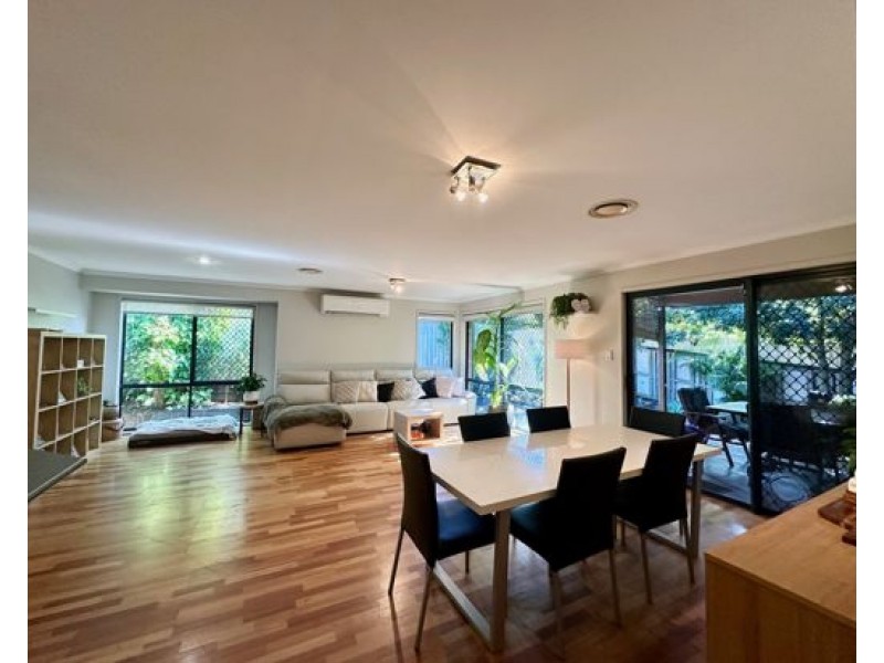17 Gumleaf Drive, Molendinar QLD 4214