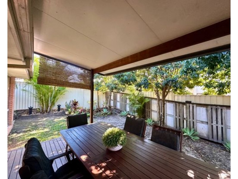 17 Gumleaf Drive, Molendinar QLD 4214