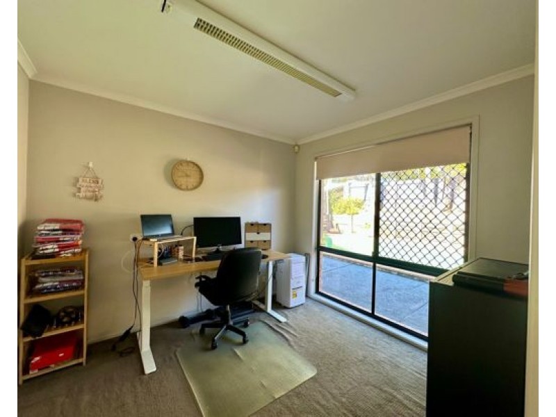 17 Gumleaf Drive, Molendinar QLD 4214