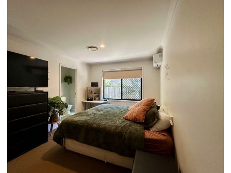 17 Gumleaf Drive, Molendinar QLD 4214