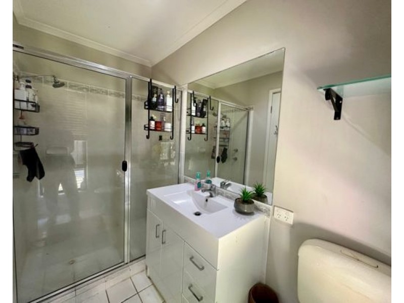 17 Gumleaf Drive, Molendinar QLD 4214