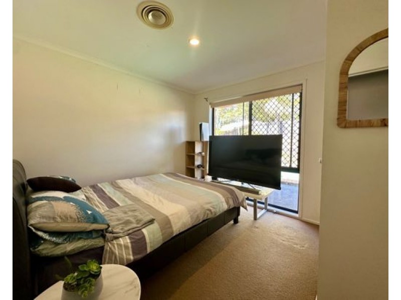 17 Gumleaf Drive, Molendinar QLD 4214