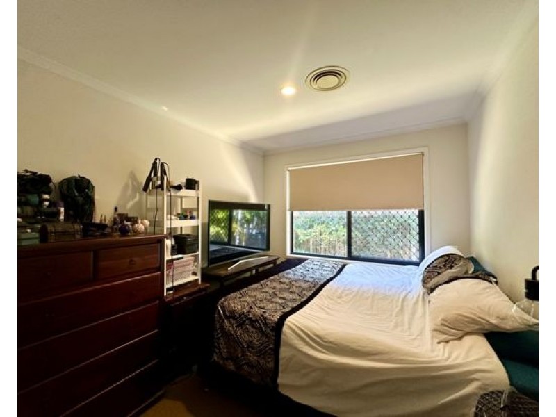 17 Gumleaf Drive, Molendinar QLD 4214
