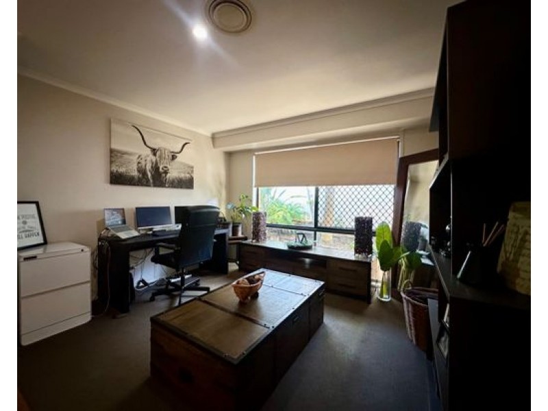 17 Gumleaf Drive, Molendinar QLD 4214