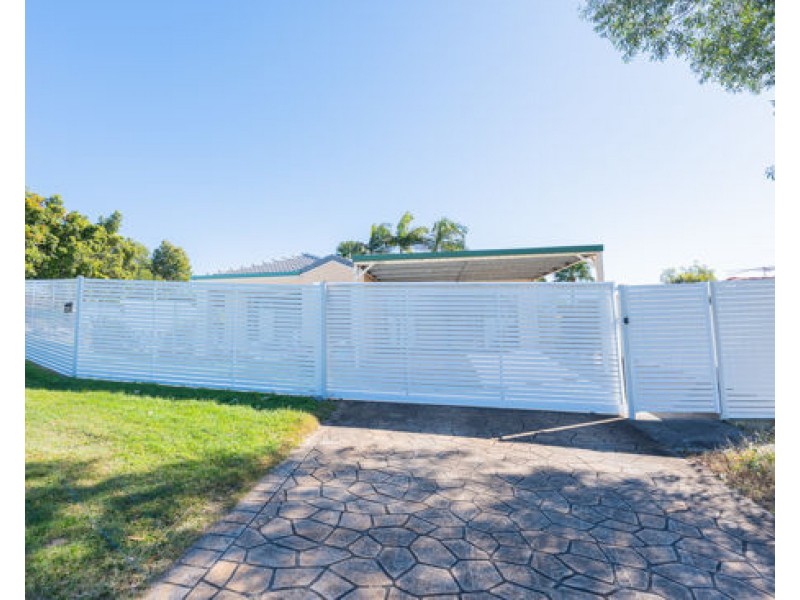 2 Homebush Crescent, Sinnamon Park QLD 4073