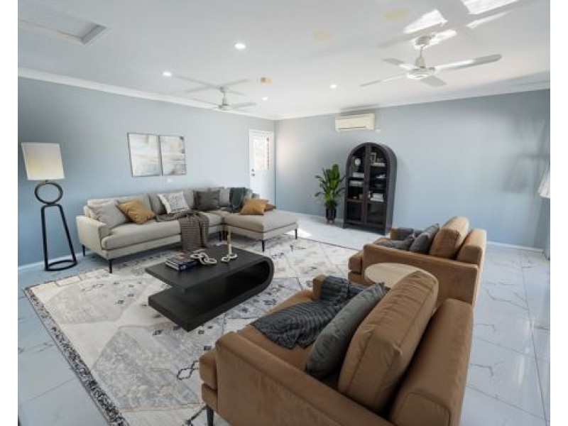 2 Homebush Crescent, Sinnamon Park QLD 4073