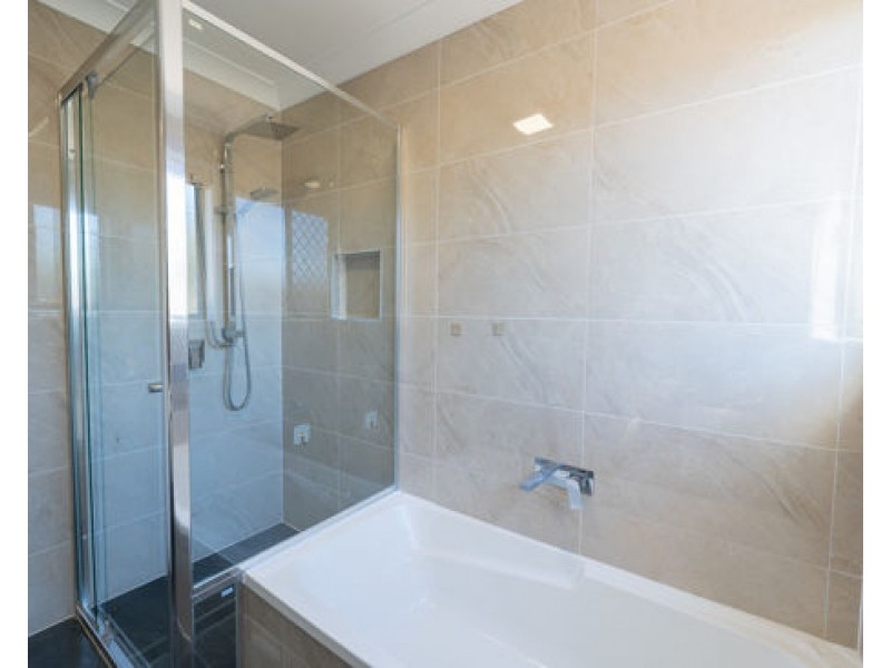 2 Homebush Crescent, Sinnamon Park QLD 4073