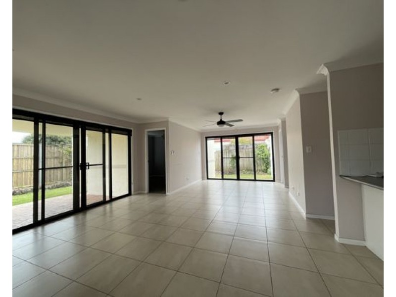 24/74 Plaza Street, Wynnum West QLD 4178