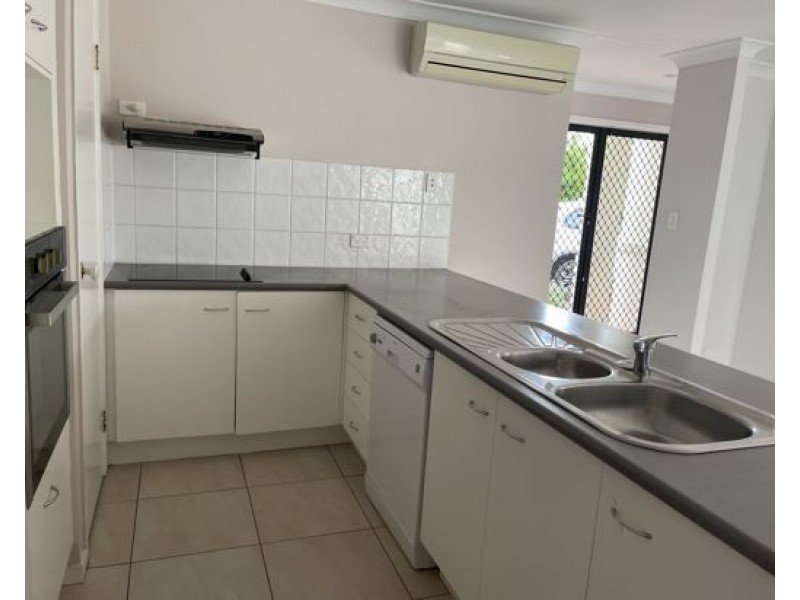 24/74 Plaza Street, Wynnum West QLD 4178