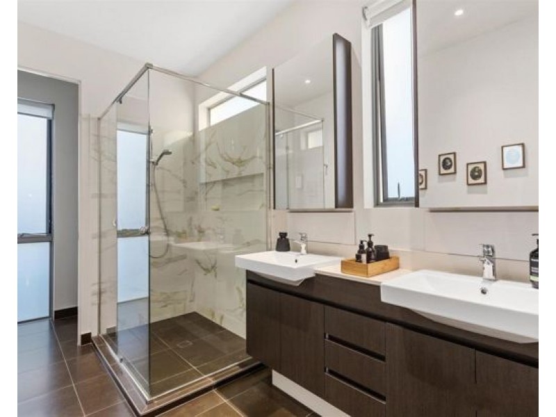 24 Mcdermott Parade, Rochedale QLD 4123