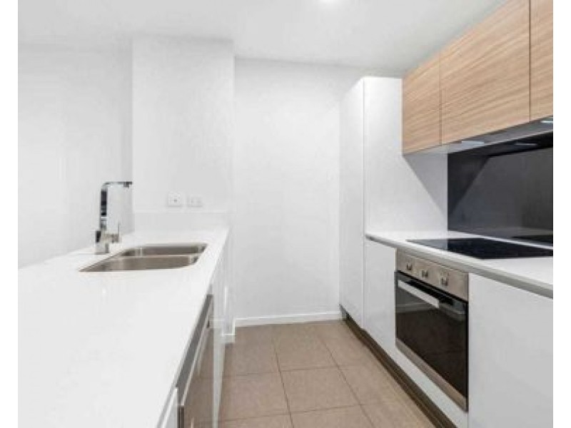 2113/1-7 WATERFORD COURT 1-7 Waterford Court, Bundall QLD 4217