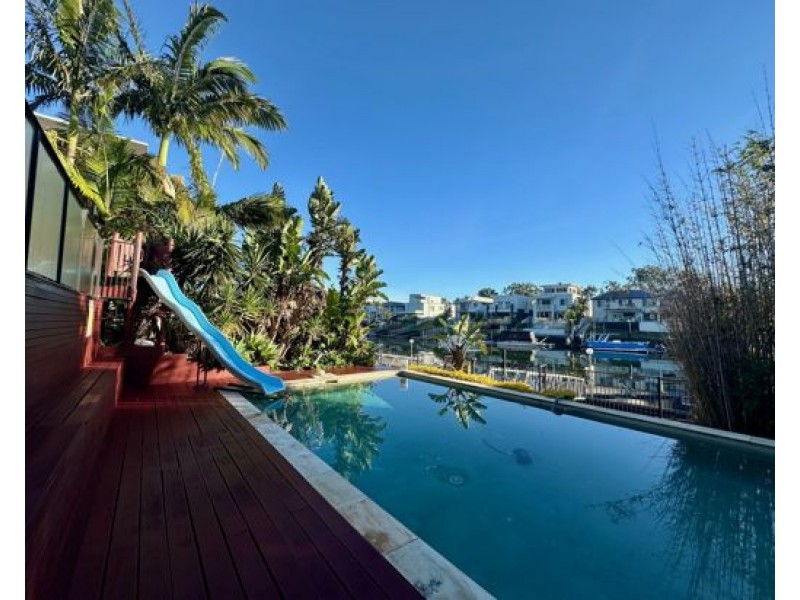2 Harbourvue Court, Helensvale QLD 4212