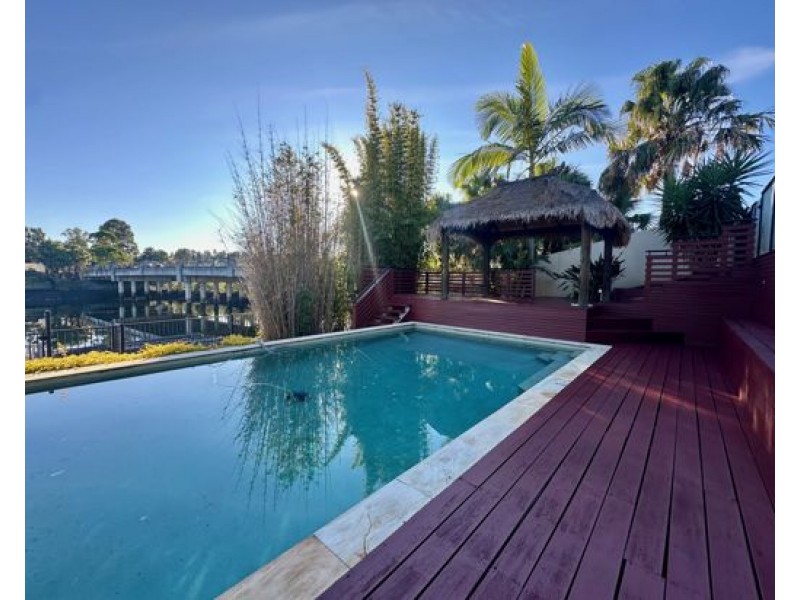 2 Harbourvue Court, Helensvale QLD 4212
