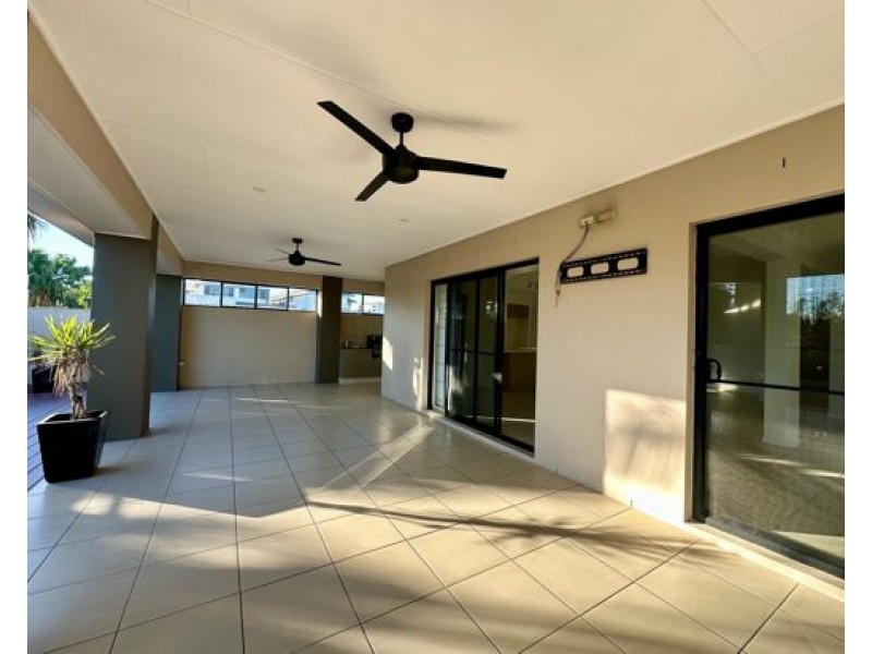 2 Harbourvue Court, Helensvale QLD 4212