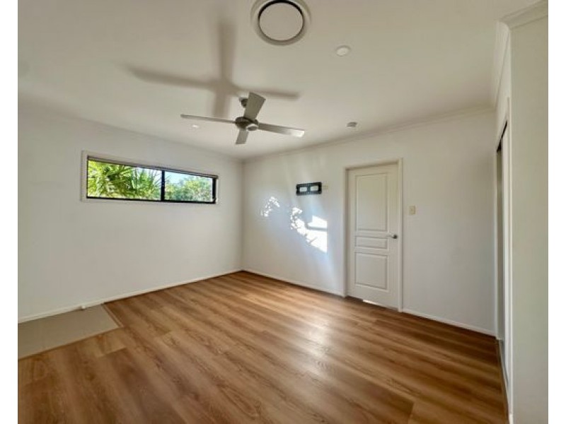 2 Harbourvue Court, Helensvale QLD 4212