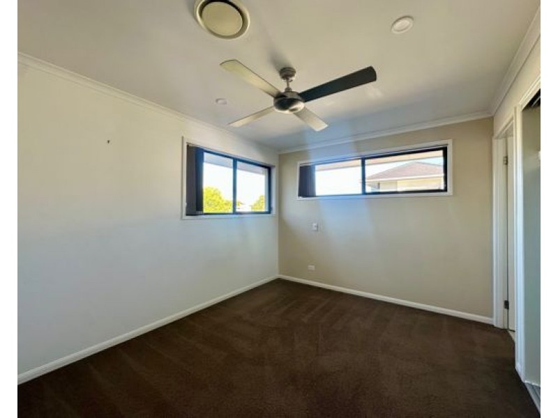 2 Harbourvue Court, Helensvale QLD 4212
