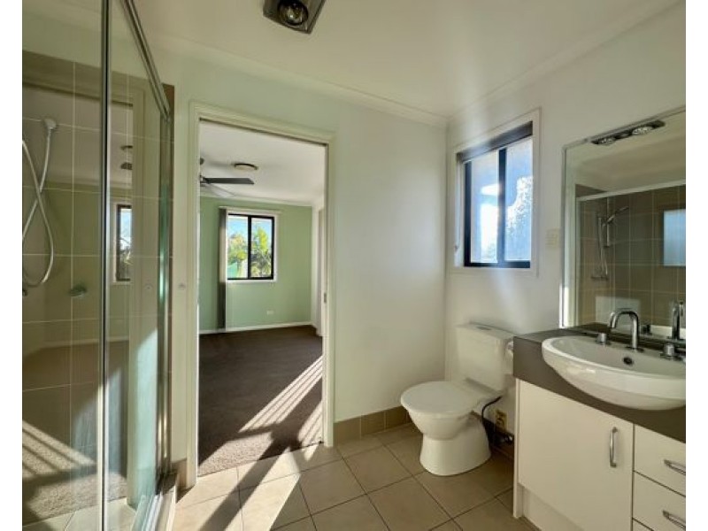 2 Harbourvue Court, Helensvale QLD 4212