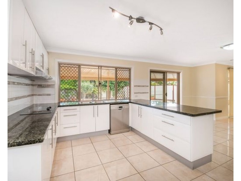 23 Alphitonia Cr, Sunnybank Hills QLD 4109