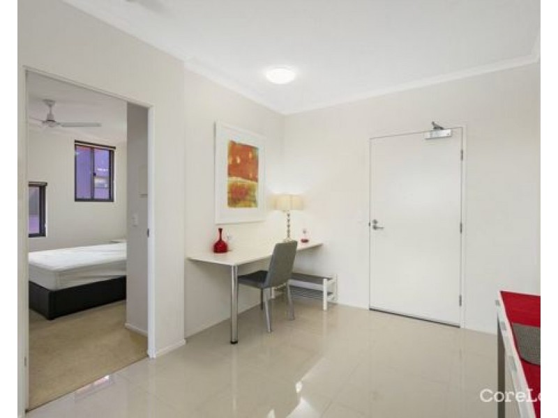 30/171 Scarborough Street, Southport QLD 4215