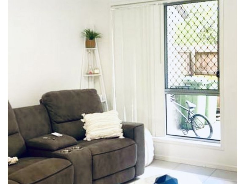 27/131 McAuley Parade, Pacific Pines QLD 4211