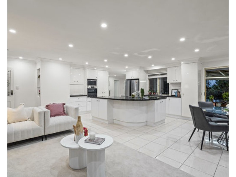 36 LEOPARD TREE CRES, Sinnamon Park QLD 4073