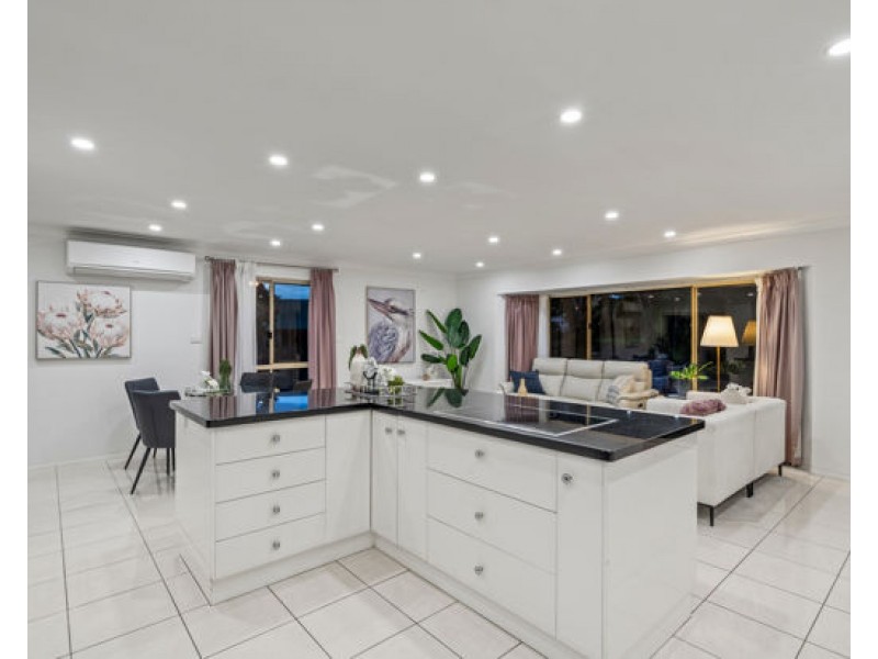 36 LEOPARD TREE CRES, Sinnamon Park QLD 4073
