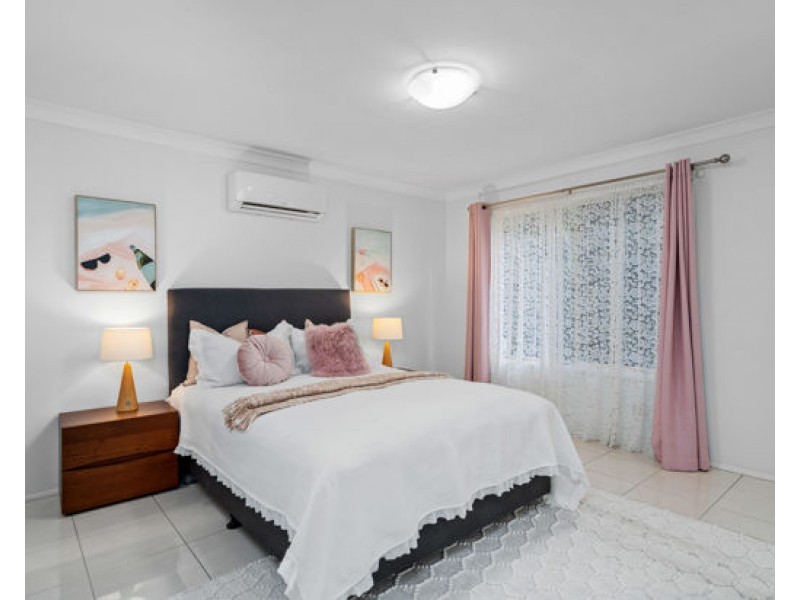 36 LEOPARD TREE CRES, Sinnamon Park QLD 4073