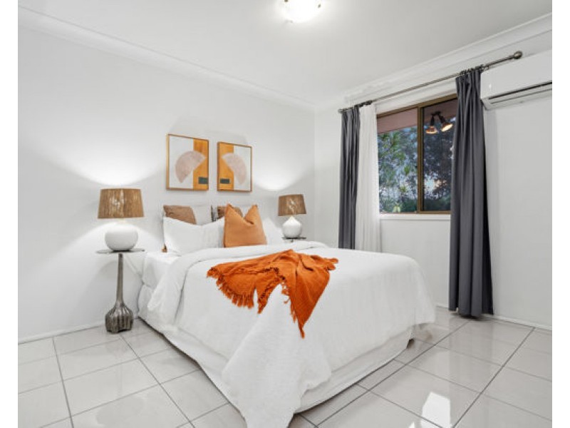 36 LEOPARD TREE CRES, Sinnamon Park QLD 4073