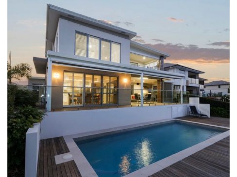 7643 Fairway Boulevarde, Hope Island QLD 4212