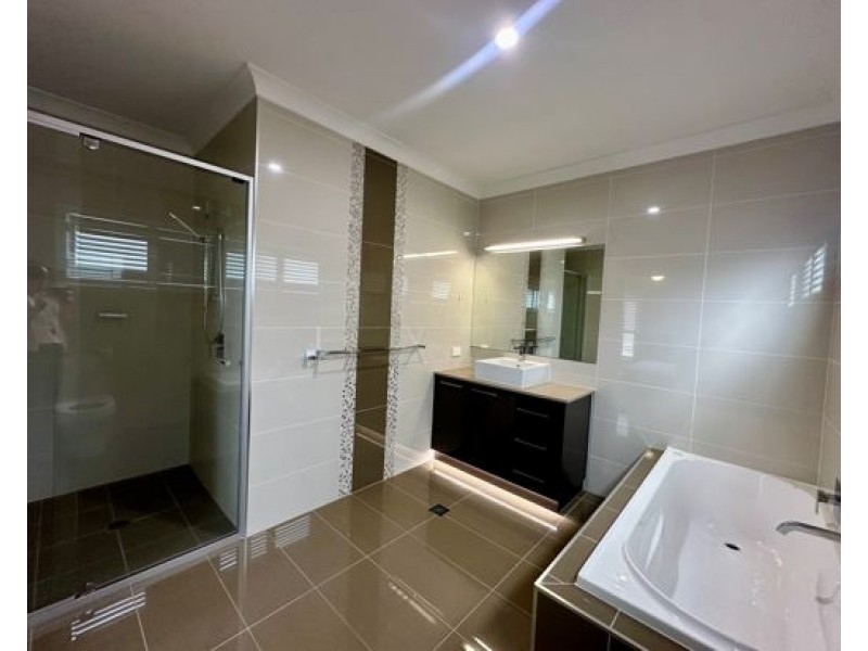 7643 Fairway Boulevarde, Hope Island QLD 4212