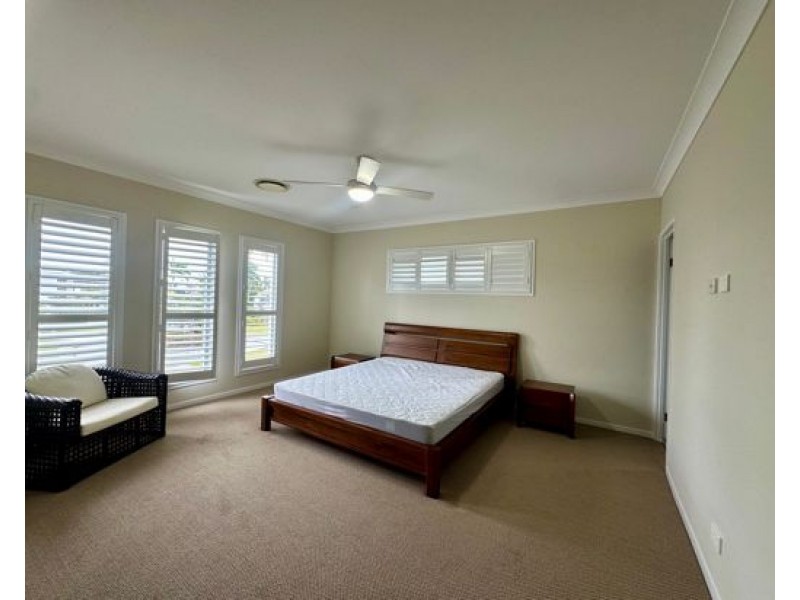 7643 Fairway Boulevarde, Hope Island QLD 4212