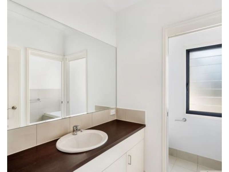 9-13 CHESTERFIELD DRIVE, Bonogin QLD 4213