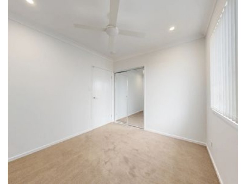 3 Blackstone Crescent, Ripley QLD 4306