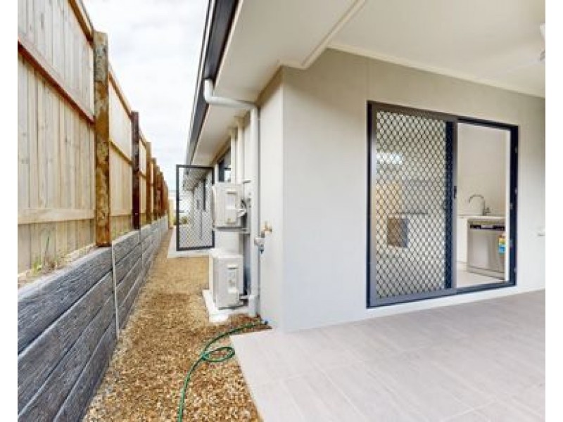 3B Blackstone Crescent, Ripley QLD 4306