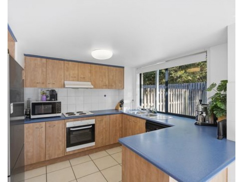 17/2 Studio Drive, Pacific Pines QLD 4211