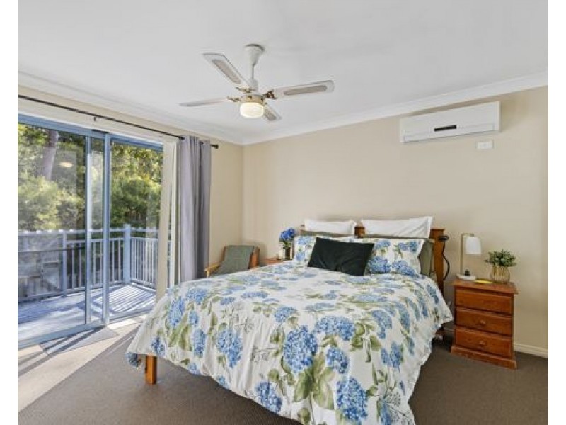 17/2 Studio Drive, Pacific Pines QLD 4211