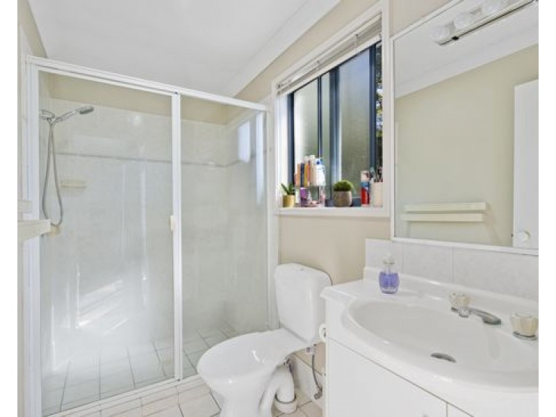 17/2 Studio Drive, Pacific Pines QLD 4211