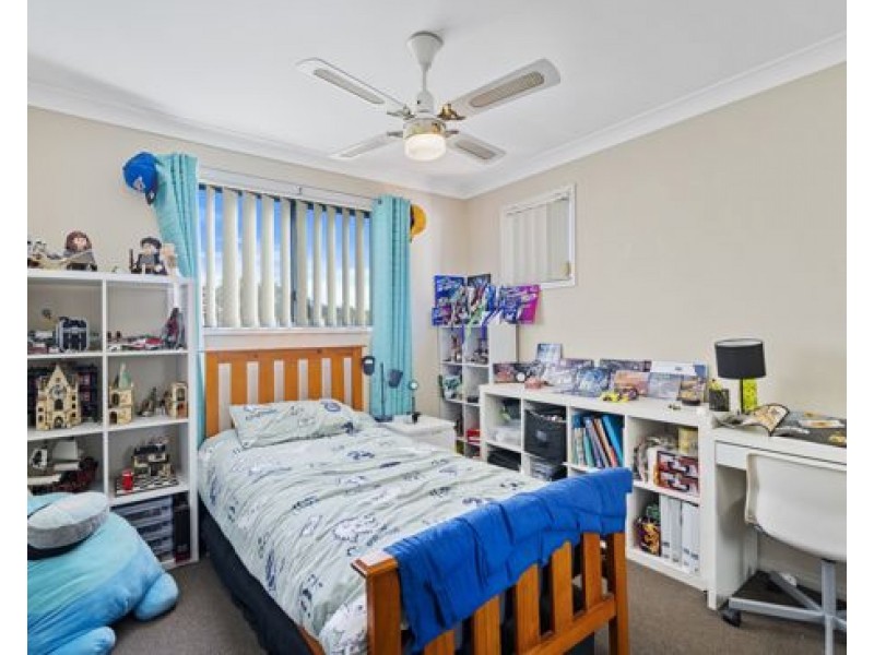17/2 Studio Drive, Pacific Pines QLD 4211