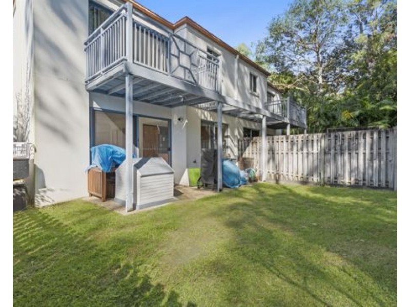17/2 Studio Drive, Pacific Pines QLD 4211