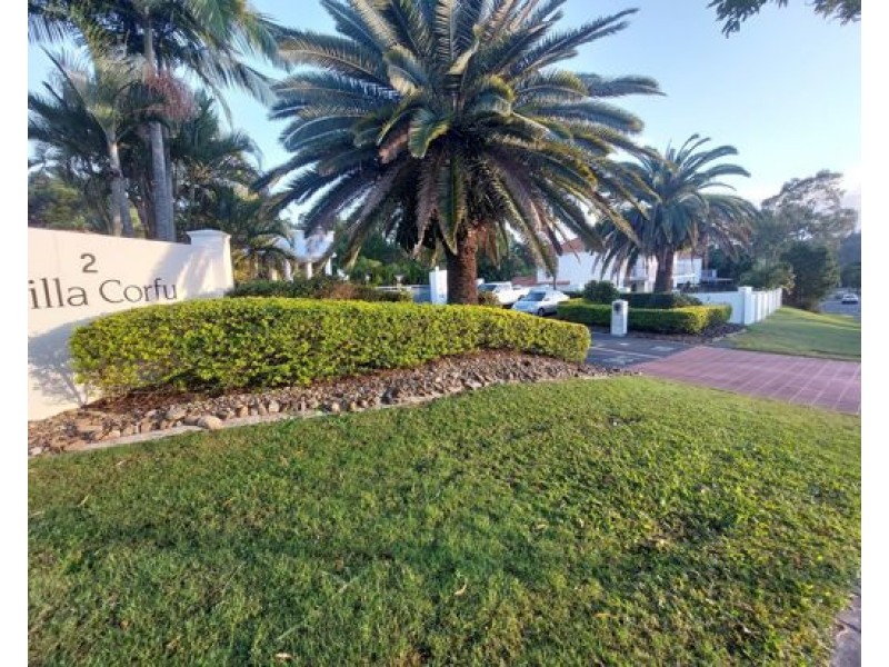 17/2 Studio Drive, Pacific Pines QLD 4211