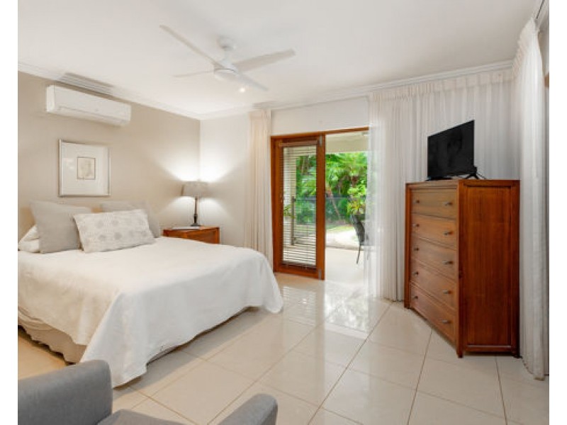 3 Palmetto Street, Palm Cove QLD 4879