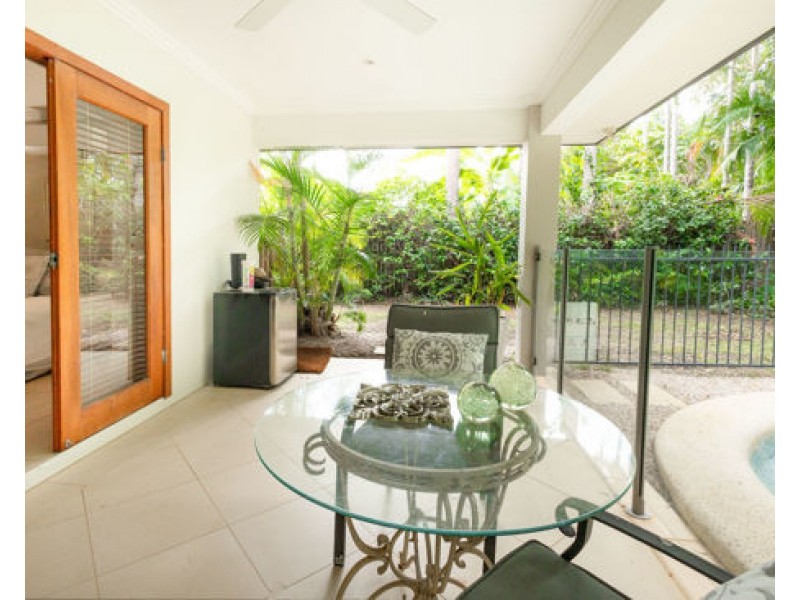 3 Palmetto Street, Palm Cove QLD 4879