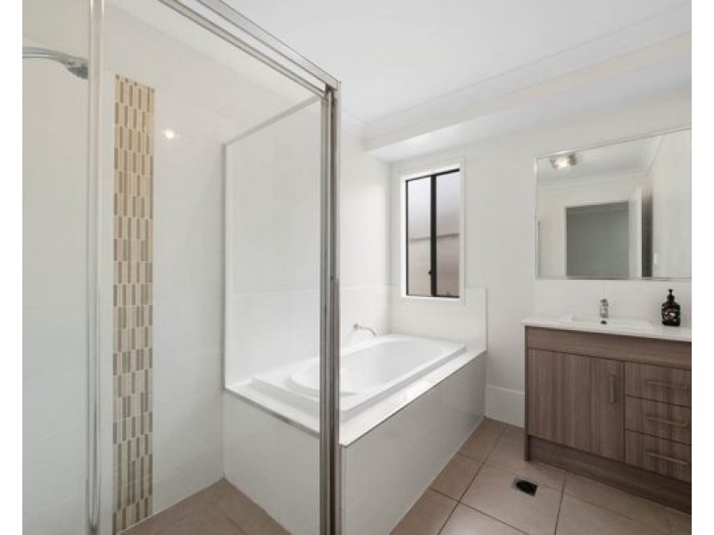 3A Leyton St, Birkdale QLD 4159