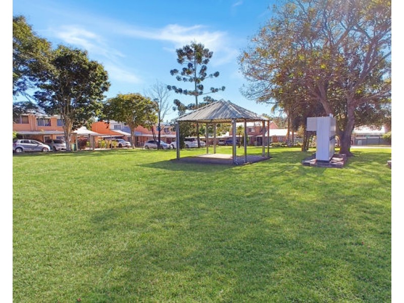 31/18 Defiance Road, Logan Central QLD 4114