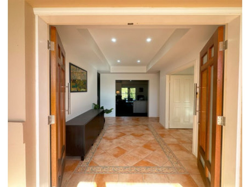 34 Martingale Circuit, Clear Island Waters QLD 4226
