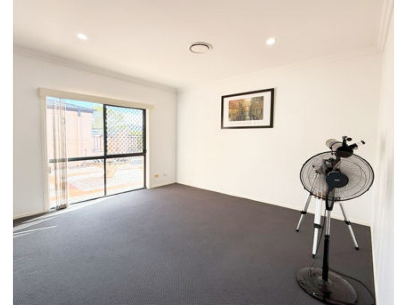 34 Martingale Circuit, Clear Island Waters QLD 4226