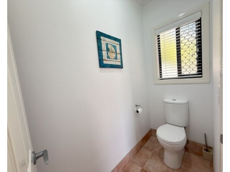 34 Martingale Circuit, Clear Island Waters QLD 4226